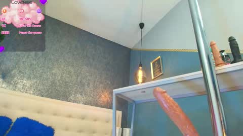 ZHAMIRA  ANDRES online show from 10/22/25, 11:59