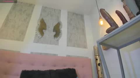 Snapshot of zhamira_21 chatting on 02/11/26, 11:21 ZHAMIRA ANDRES online show from 02/11/26, 11:21