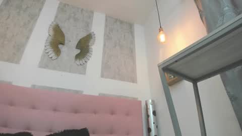 Snapshot of zhamira_21 chatting on 02/23/26, 01:47 ZHAMIRA ANDRES online show from 02/23/26, 01:47