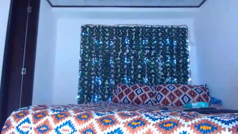 zhannaya online show from 10/17/25, 09:06