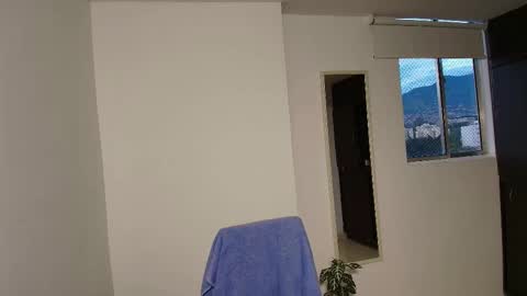 Snapshot of zhara_11 chatting on 11/25/25, 10:59 Zhara online show from 11/25/25, 10:59