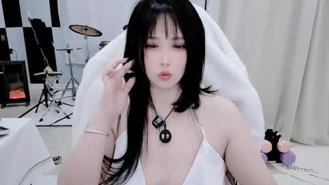 zhen online show from 04/10/26, 08:46