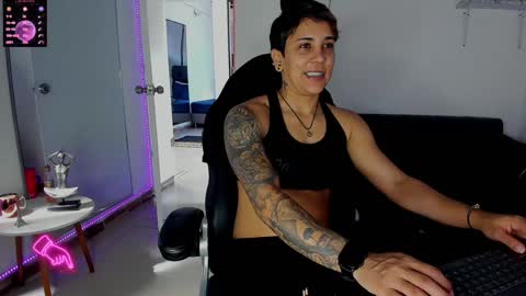 zhoestrong online show from 01/08/25, 04:22