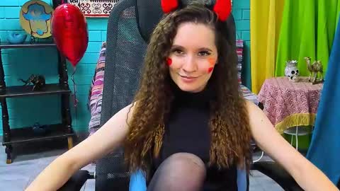 zianichols online show from 02/14/25, 06:40