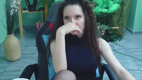 zianichols online show from 02/25/25, 09:13