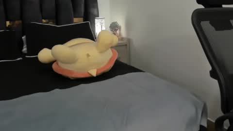 ziataylor online show from 02/12/25, 12:16