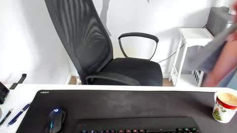 Snapshot of ziemlichflutschig chatting on 12/25/24, 09:45 ziemlichflutschig online show from 12/25/24, 09:45