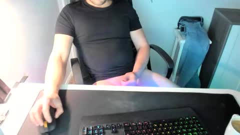 Snapshot of ziemlichflutschig chatting on 01/08/25, 06:31 ziemlichflutschig online show from 01/08/25, 06:31