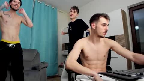 zincky online show from 03/23/26, 06:56