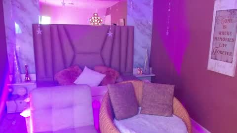 zinna_canela online show from 05/16/26, 10:36