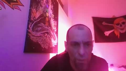 Snapshot of zinzifeet1980 chatting on 01/15/25, 04:47 Zinzi online show from 01/15/25, 04:47