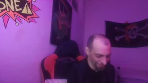 Snapshot of zinzifeet1980 chatting on 01/15/25, 05:05 Zinzi online show from 01/15/25, 05:05