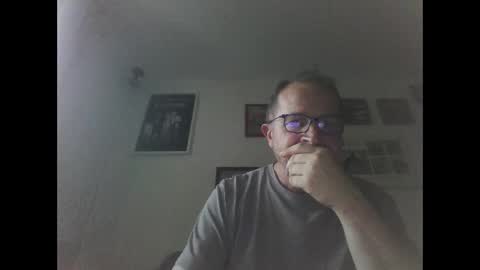 Zippi online show from 10/13/25, 04:18