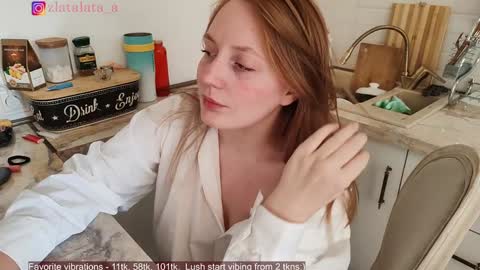 Snapshot of zlatalata chatting on 01/22/25, 12:17 zlatalata online show from 01/22/25, 12:17