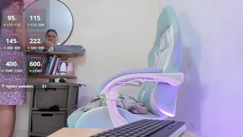 zoe_37 online show from 03/04/25, 08:49