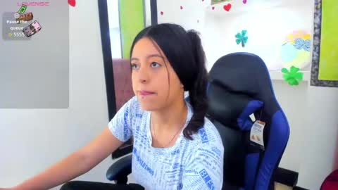 Snapshot of zoe_connor19 chatting on 04/23/26, 08:22 Z O E online show from 04/23/26, 08:22