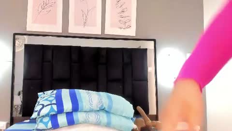 zoe_curvyy online show from 06/20/26, 12:19