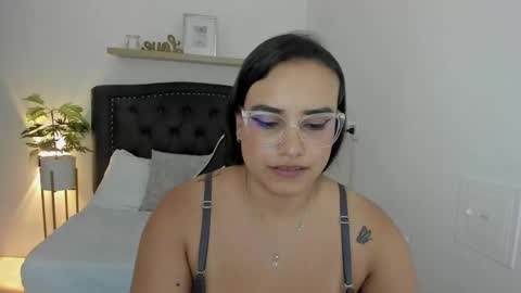 Zoe  online show from 01/29/25, 03:47