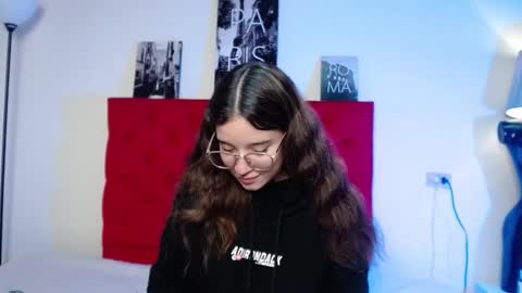 zoe_dear online show from 03/05/26, 04:58