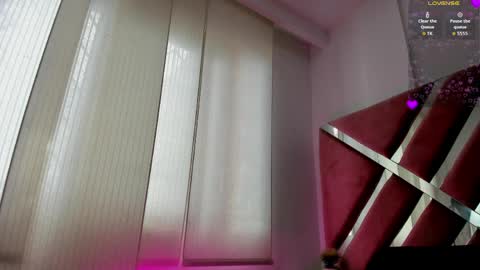 zoe_evaanss_ online show from 04/02/26, 07:33