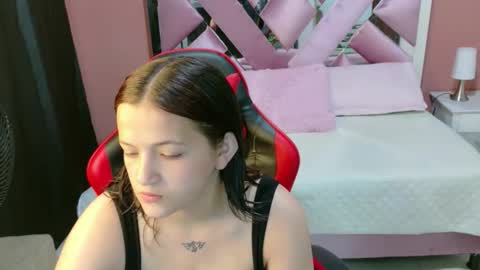 Snapshot of zoe_green01 chatting on 03/28/26, 11:43 zoe online show from 03/28/26, 11:43