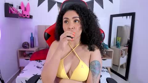 Snapshot of zoe_gruber chatting on 12/07/24, 01:58 Zoe Gruber online show from 12/07/24, 01:58