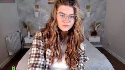 Zoe online show from 02/16/26, 06:31