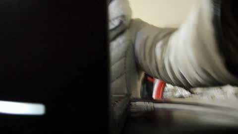 ZOE online show from 02/09/25, 01:33