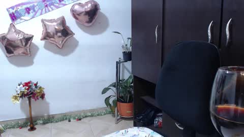 ZOE online show from 12/23/25, 04:54