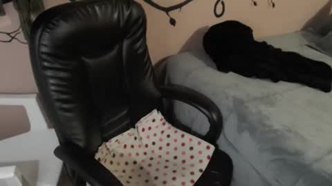 Zoe Koller online show from 04/10/26, 02:44