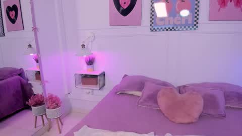 Zoe Lynch online show from 12/03/25, 12:14