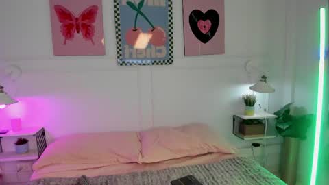 Snapshot of zoe_lynch_ chatting on 06/19/26, 12:09 Zoe Lynch online show from 06/19/26, 12:09