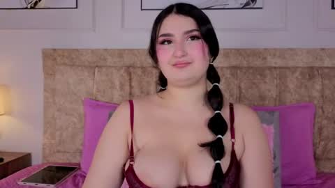 Snapshot of zoe_moon__ chatting on 06/19/26, 01:37 zoe_moon__ online show from 06/19/26, 01:37