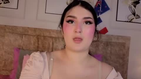 Snapshot of zoe_moon__ chatting on 06/20/26, 12:19 zoe_moon__ online show from 06/20/26, 12:19