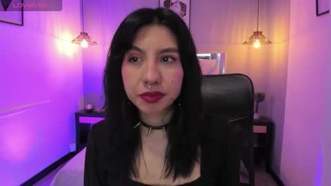 zoe_moreau online show from 03/10/26, 07:41