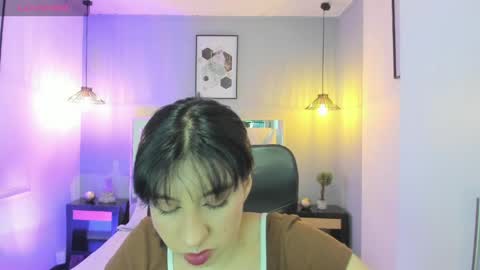 zoe_moreau online show from 03/16/26, 07:29