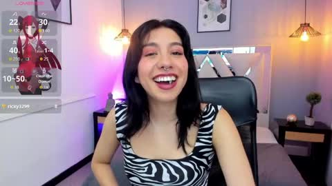 zoe_moreau online show from 04/17/26, 07:39