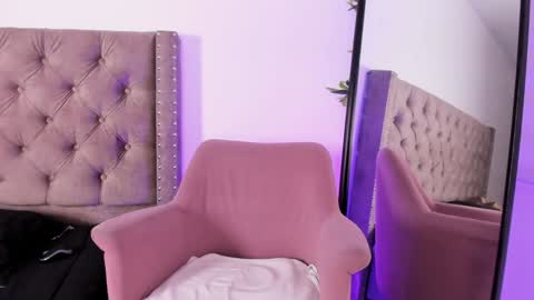 Snapshot of zoe_olsen__ chatting on 01/11/25, 03:09 Zoe Olsen online show from 01/11/25, 03:09