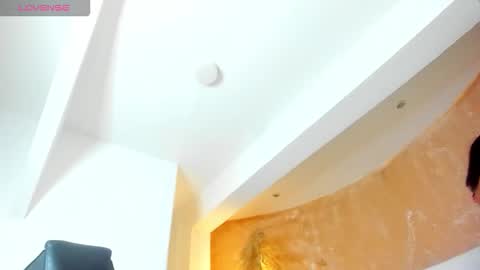 zoe_rose4 online show from 09/21/25, 07:48