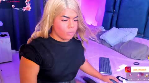 zoe_rosee4 online show from 06/14/26, 04:58