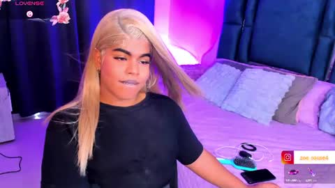 zoe_rosee4 online show from 06/17/26, 11:16
