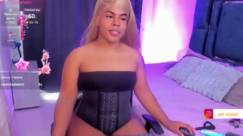 zoe_rosee4 online show from 06/22/26, 03:31