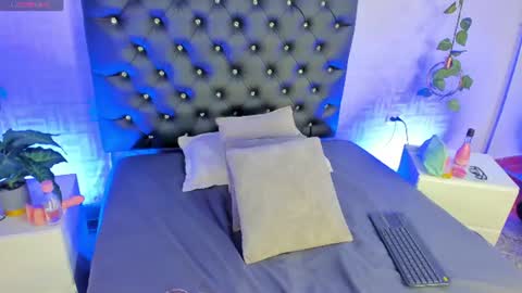 zoe_rousee_ online show from 07/23/26, 12:25