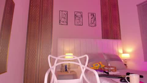 Snapshot of zoe_sky_ chatting on 11/08/25, 11:32 Hi guys i am Zoe online show from 11/08/25, 11:32