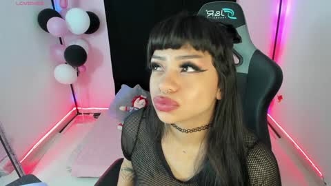 zoe_sullivan_ online show from 12/02/24, 10:07