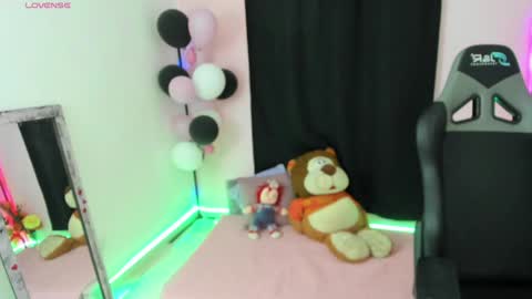 zoe_sullivan_ online show from 12/09/24, 09:49