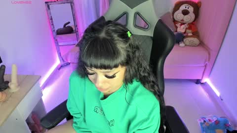 zoe_sullivan_ online show from 01/25/25, 12:16