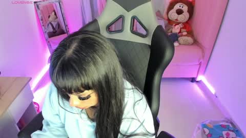 zoe_sullivan_ online show from 02/03/25, 12:47