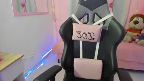 zoe_sullivan_ online show from 09/25/25, 10:08