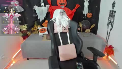 zoe_sullivan_ online show from 10/09/25, 10:24